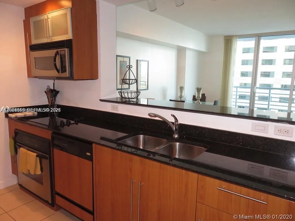 One Miami East Condo — Photo 2