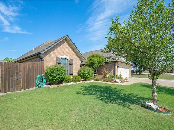 5th image of 402 Birdseye Dr