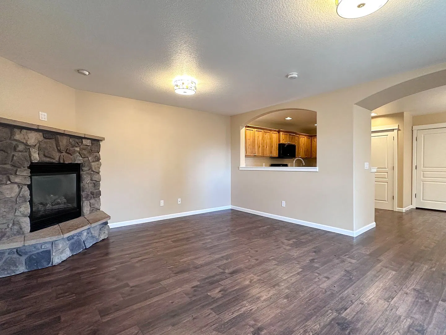 Take A Look At This Beautiful Home In Fieldstone Crossing — Photo 4