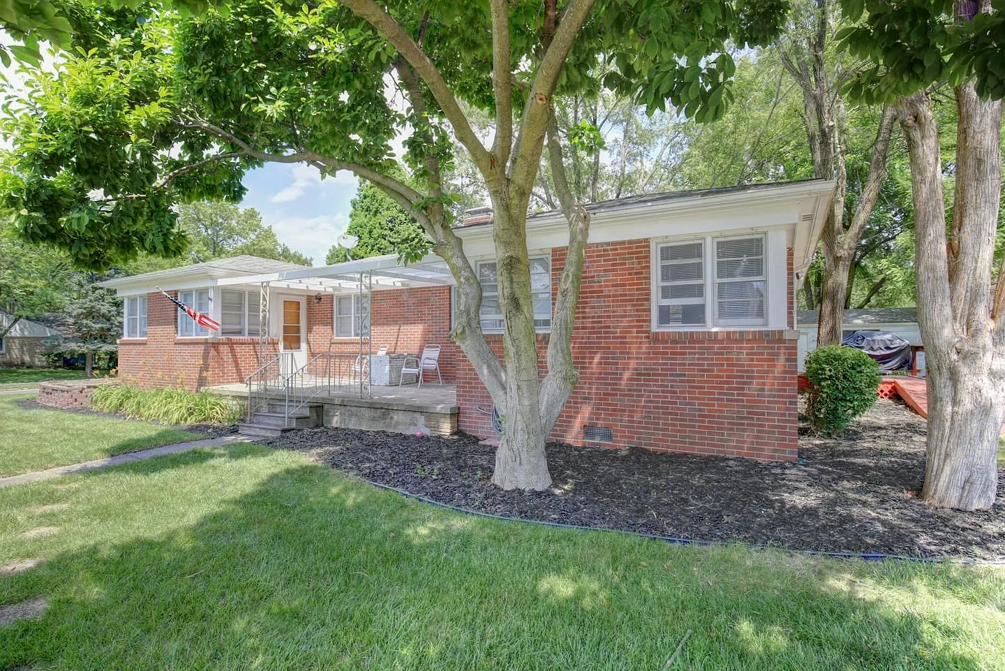 404 S Edwin St photo 1