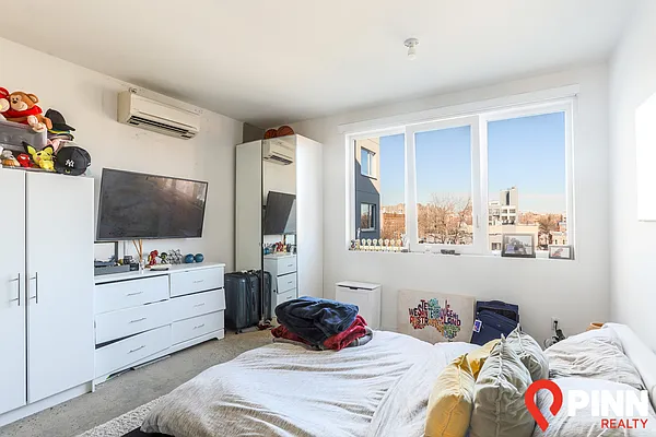 Rented by Pinn Realty | media 10