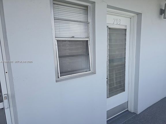 2nd image of 320 NE 12th Ave APT 703