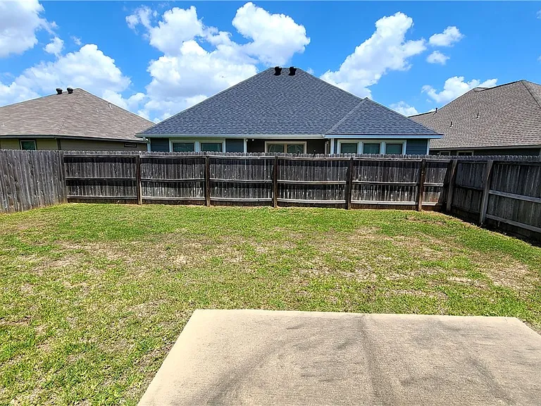 2015 Stubbs Dr — Photo 16