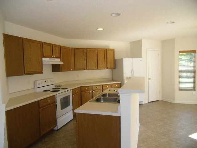 816 Statler Dr — Photo 3