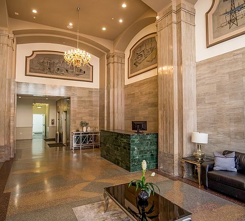 4th image of 939 S Broadway #1011
