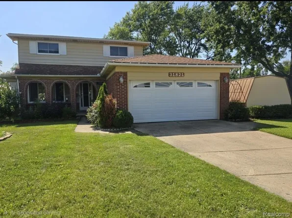 31821 Beechwood Dr, Warren, MI 48088
