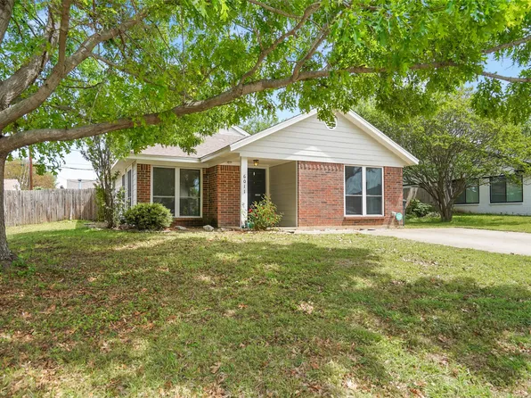 6011 Hott Springs Dr, Arlington, TX 76001
