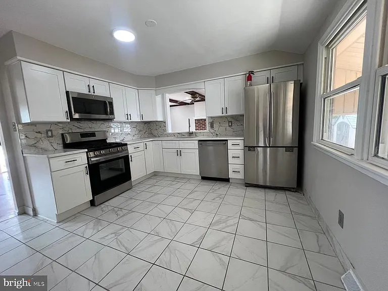 7406 Jackson Ave — Photo 12