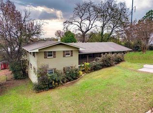 17 Oakwood Rd, Little Rock, AR 72202