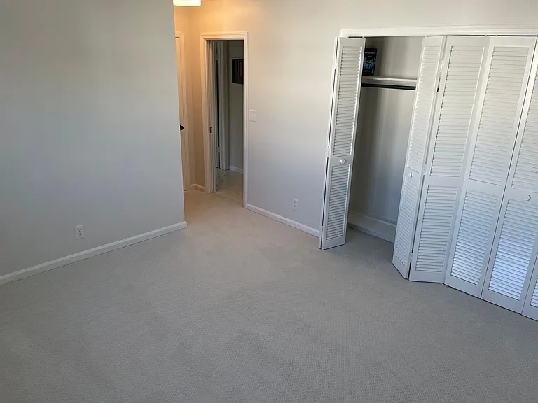 315 Venetian Dr #6 — Photo 24