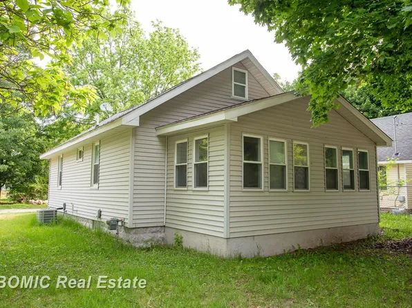 8190 Roosevelt Ave, Mount Morris, MI 48458