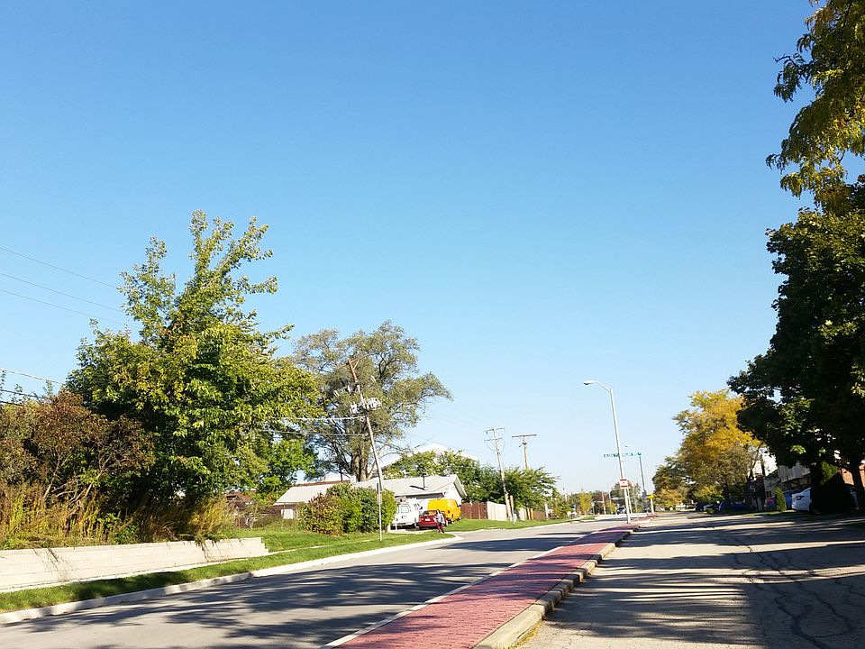 2nd image of 959 Spring Mill Dr