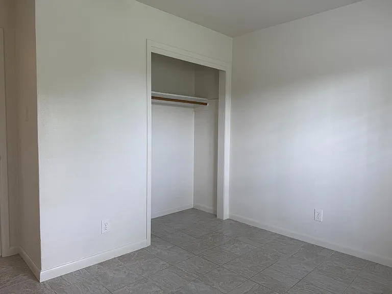 1109 Fauntleroy Trl — Photo 17