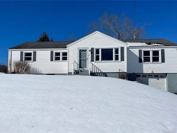 17 Pioneer Drive, North Branford, CT 06471