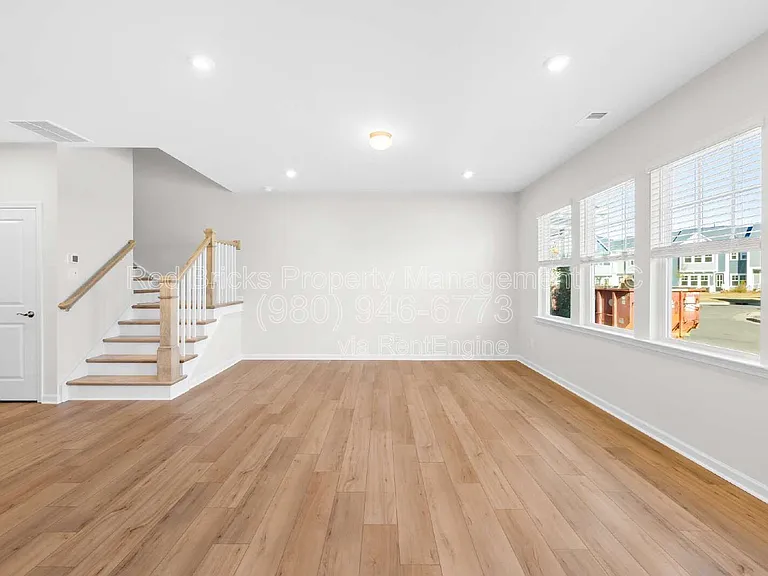 8924 Connover Hall Ave — Photo 5
