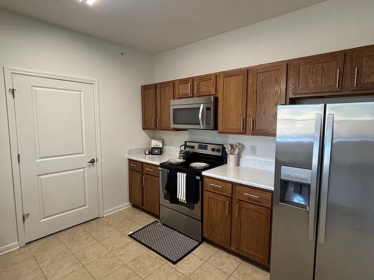 Renaissance Pointe Parkland Heights — Photo 20