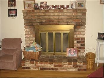3rd image of 384 W Woodland Ave