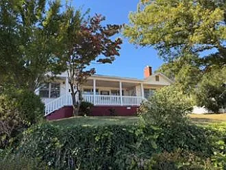 713 N Main St — Photo 2