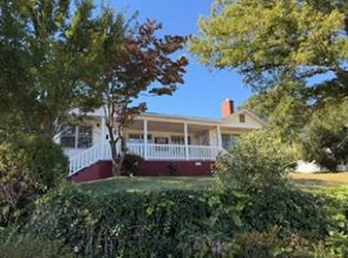 713 N Main St #B, Greer, SC 29651