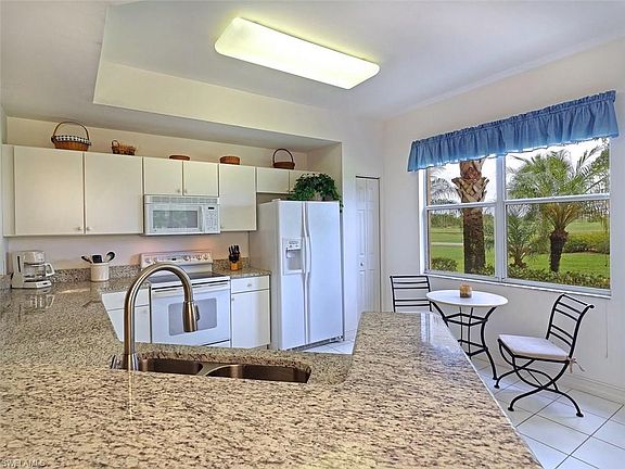 4th image of 4680 Turnberry Lake Dr Unit 105