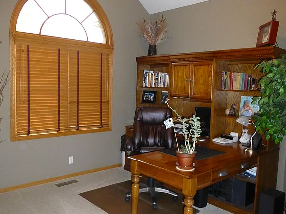 Office w/ vaulted ceiling