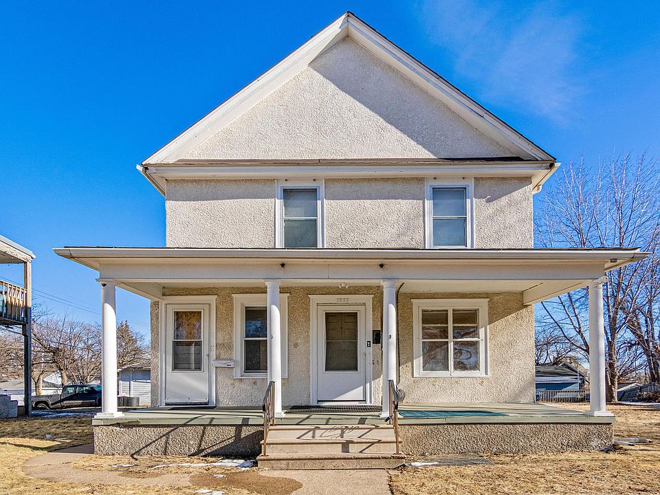 1st image of 2222 Girard Ave N #1