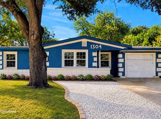 1304 E Lovers Ln, Arlington, TX 76010