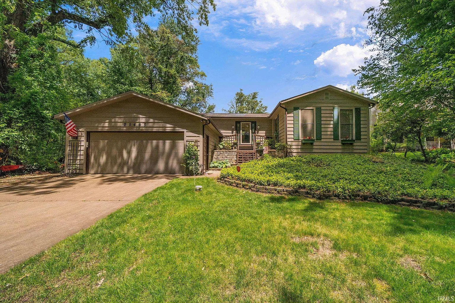 21485 Wallen Dr photo 1