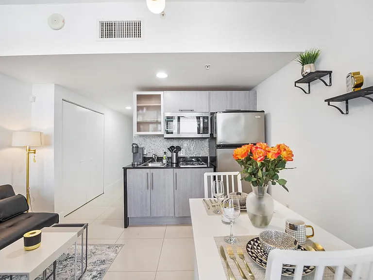 1750 N Bayshore Dr #1219 — Photo 6