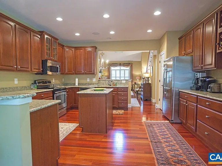 836 Colridge Dr — Photo 6