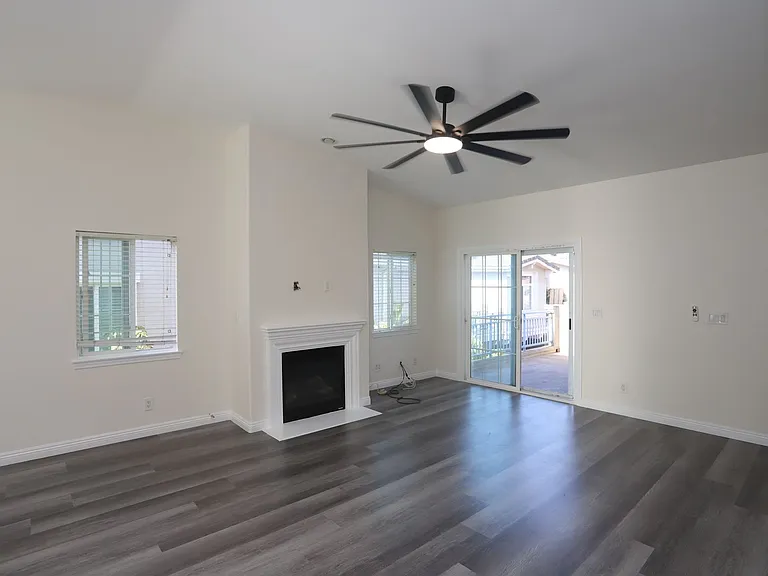 1968 Cherry Ave #12 — Photo 2