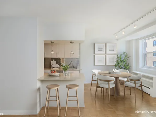 63 East 9th Street 9G image 2 of 11