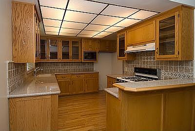 2nd image of 415 N Heathdale Ave