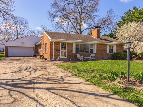 1903 Croxton Ave, Bloomington, IL 61701