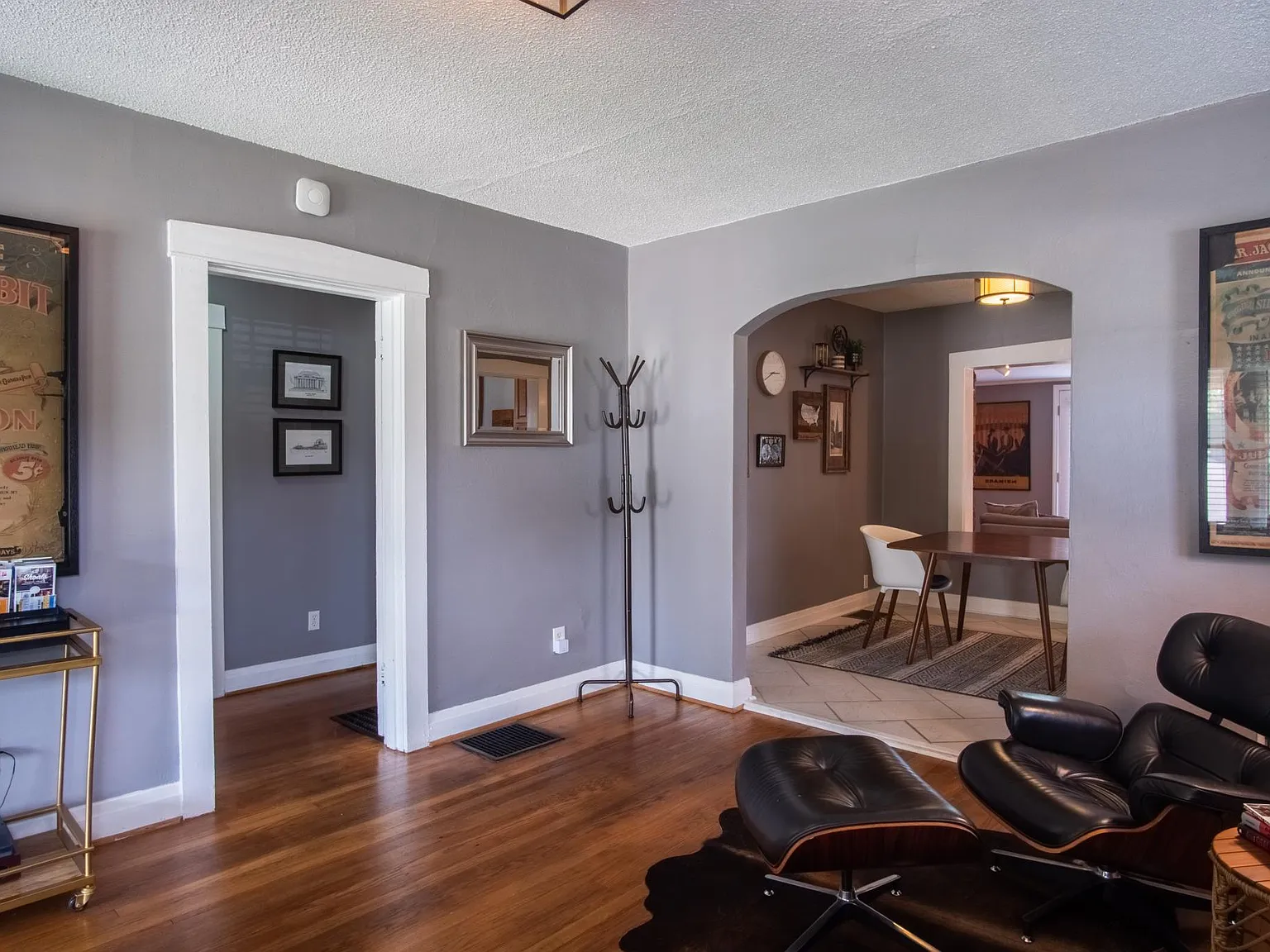 410 Gilbert Ct — Photo 4