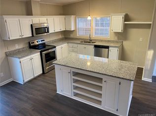 704 Chase Ct, Mount Holly, NC 28120