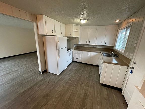 3rd image of 538 NE Anderson St #554