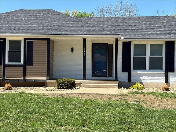 2nd image of 2405 SW Madrid Ct