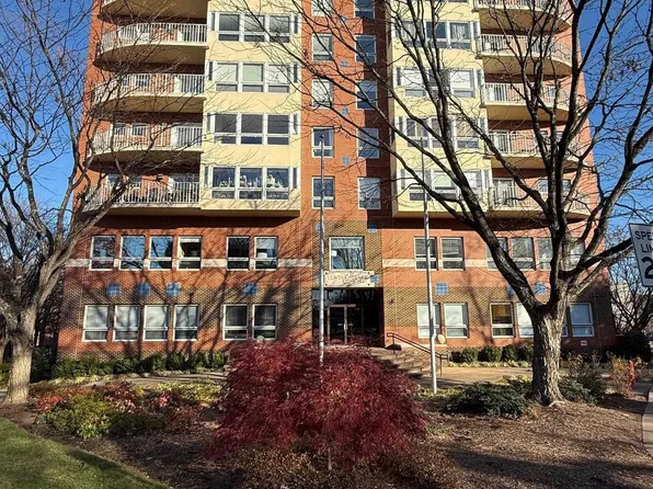 250 W Main St APT 402, Charlottesville, VA 22902