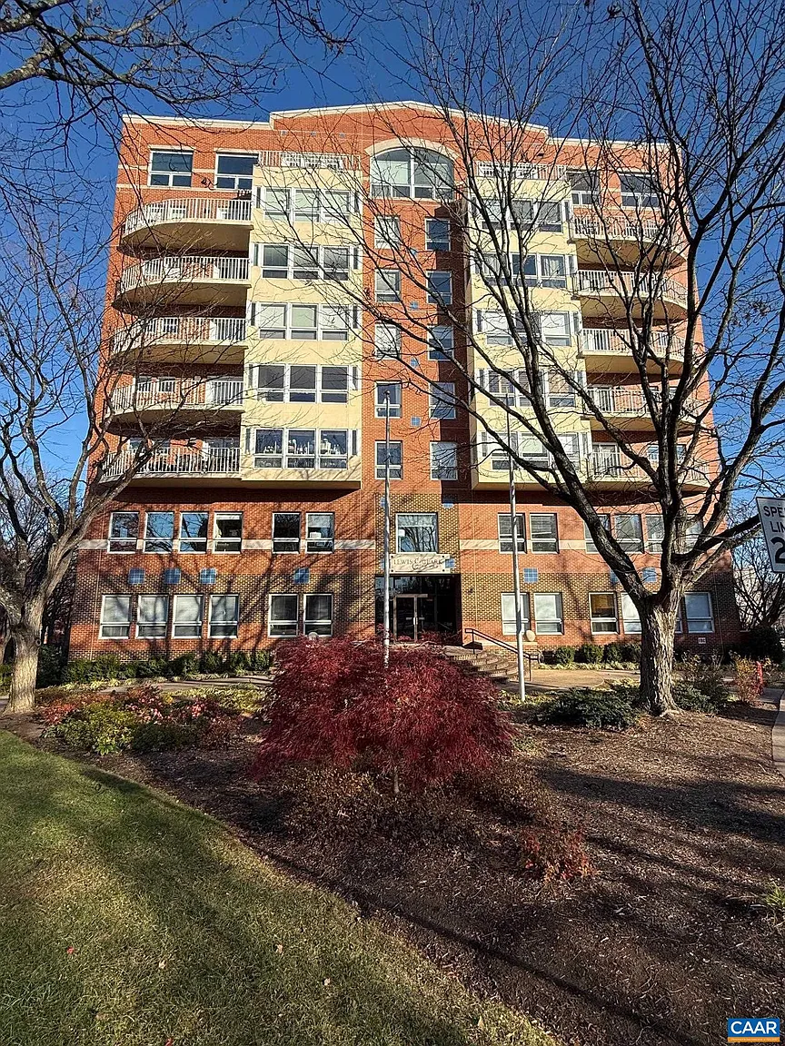 250 W Main St APT 402 photo 1