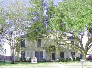 623 Green Belt Dr, Sugar Land, TX 77498