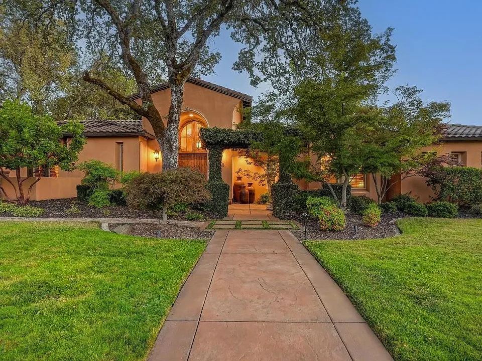 4042 Errante Dr