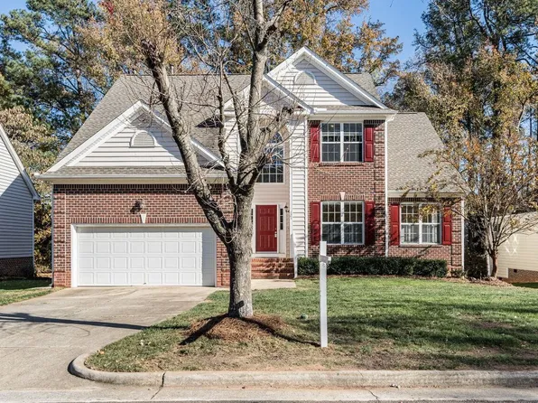 121 Longbridge Dr, Cary, NC 27518