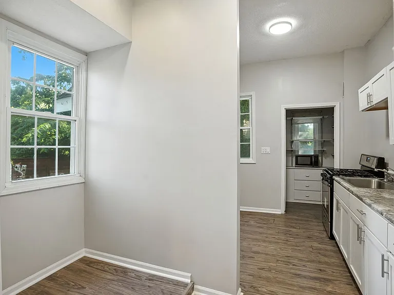 325 Kirkwood Blvd — Photo 12