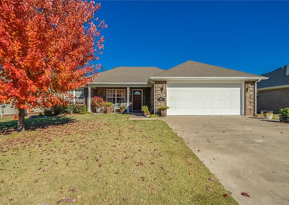 1st image of 825 Deer Lodge Ct