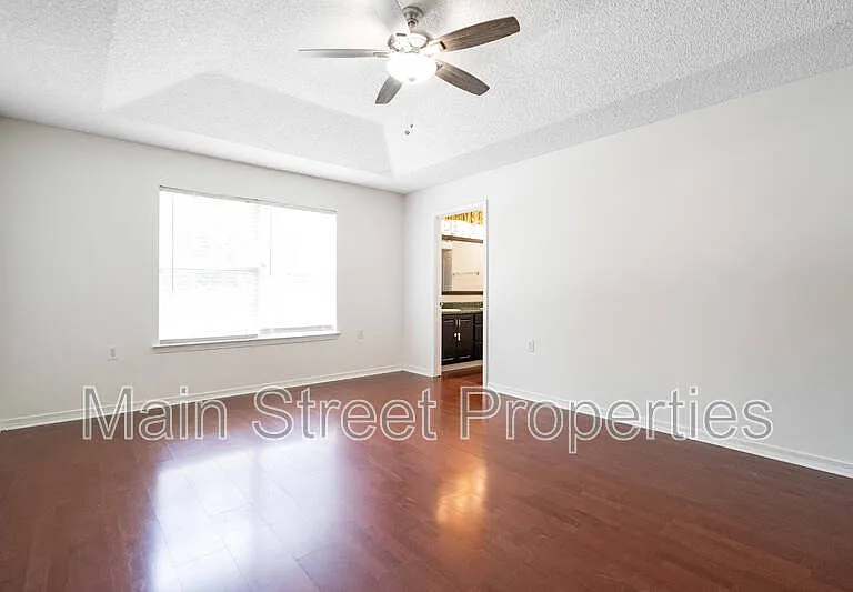 1490 Newcastle Way — Photo 6