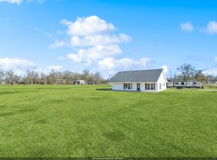 10437 Rogers B Rd, Saint Amant, LA 70774