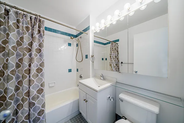 Rented by Douglas Elliman | media 31