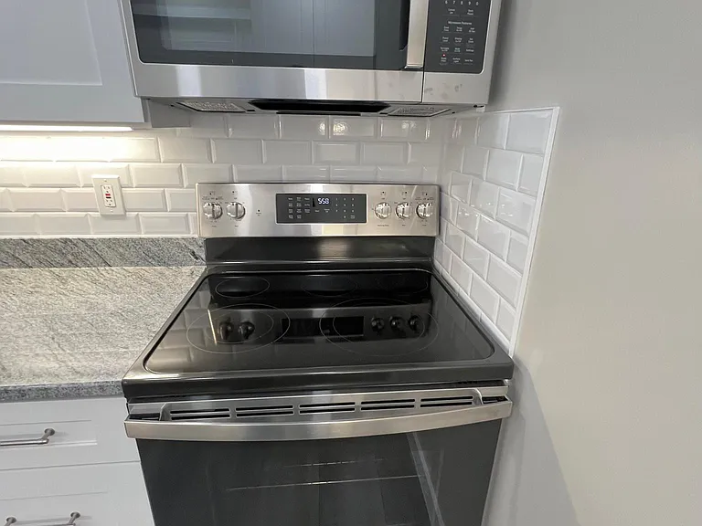 1147 Victoria Dr #B3 — Photo 12
