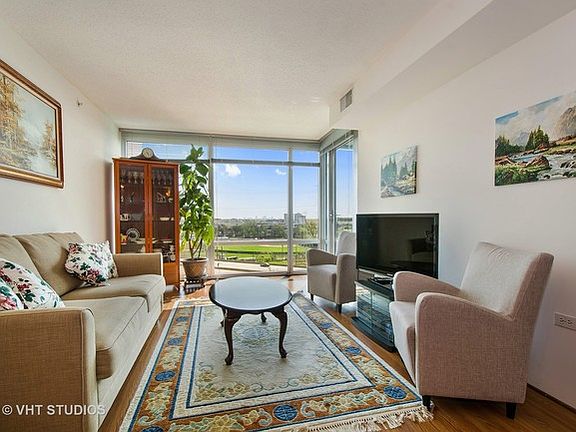 3rd image of 9715 Woods Dr Unit 1105